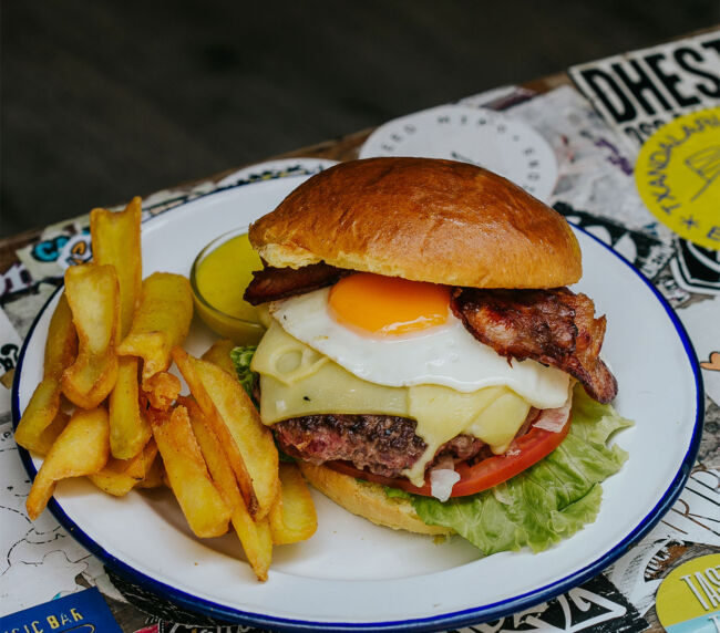 Hamburguesa Completa Garua