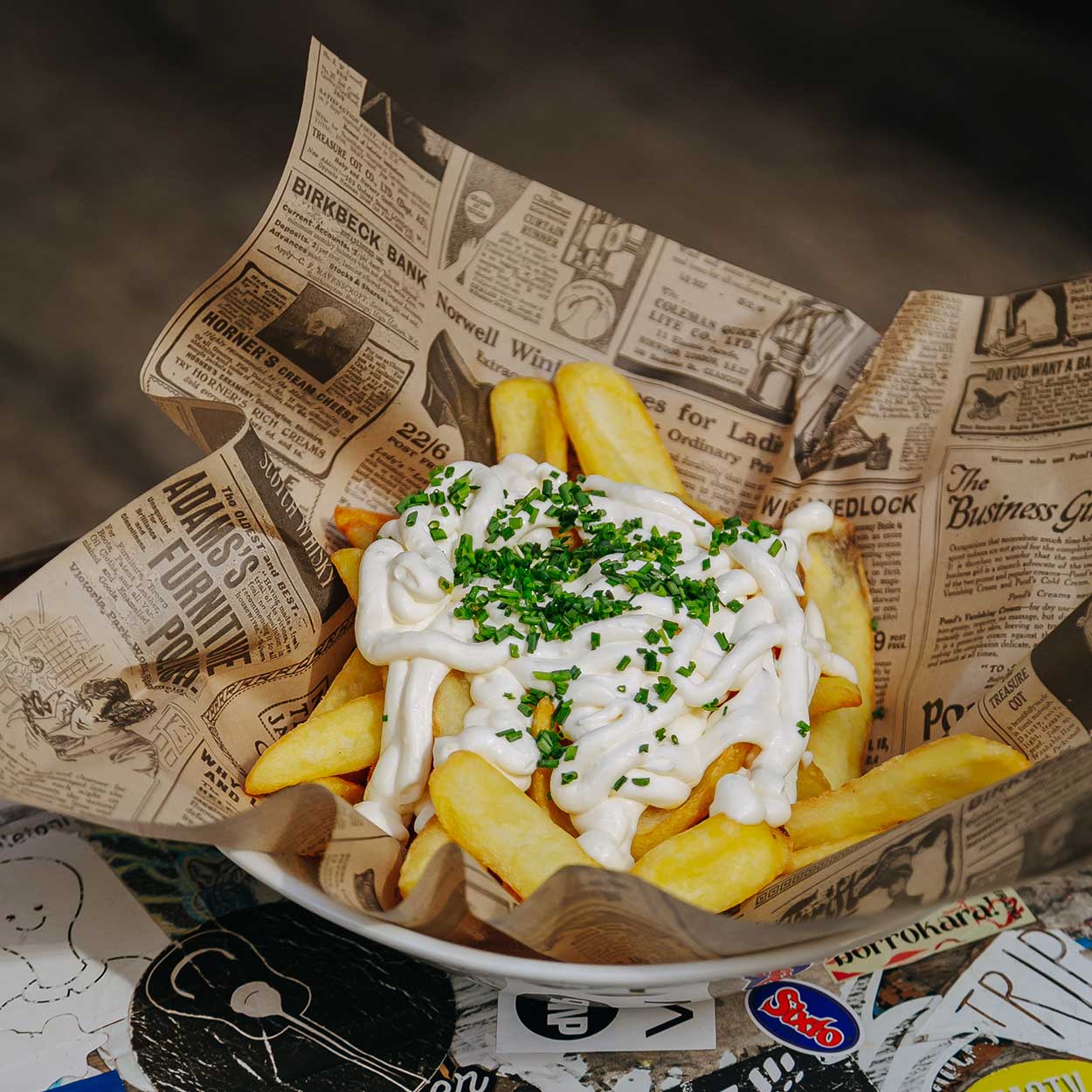 Patatas fritas con alioli casero en la hamburguesería Garua bar de Donostia-San Sebastián